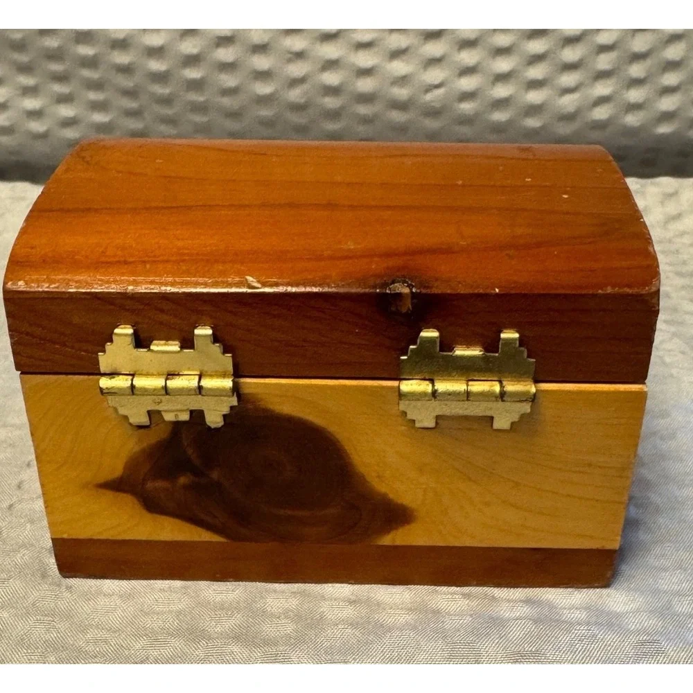 Vintage Tiny Cedar Chest Wood Jewelry‎ Trinket Box Hinged Mid Century